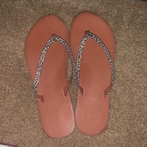 American Eagle cheetah flips NEVER WORN